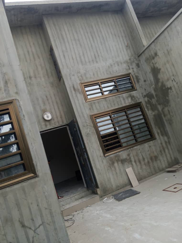 NOUVELLE CONSTRUCTION rez-de-chaussée de 2 chambres salon sanitaire 